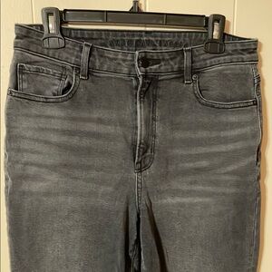 American Eagle Gray mom Denim Jeans. Size 8